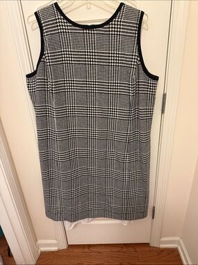 Talbots Black and White Plaid Sleeveless lined wool Shift Dress- Size 22W